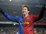 开云体育视频直播-红魔铁闸与赛道主宰，曼联稳擒巴萨之夜，斯通斯在F1赛道的冠军接管启示