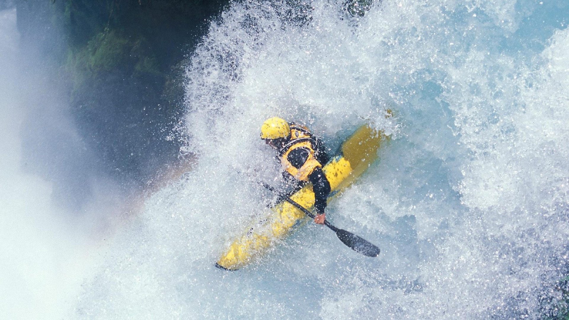 姆巴佩里程碑之夜闪耀欧洲，里昂跨海远征苏格兰创历史