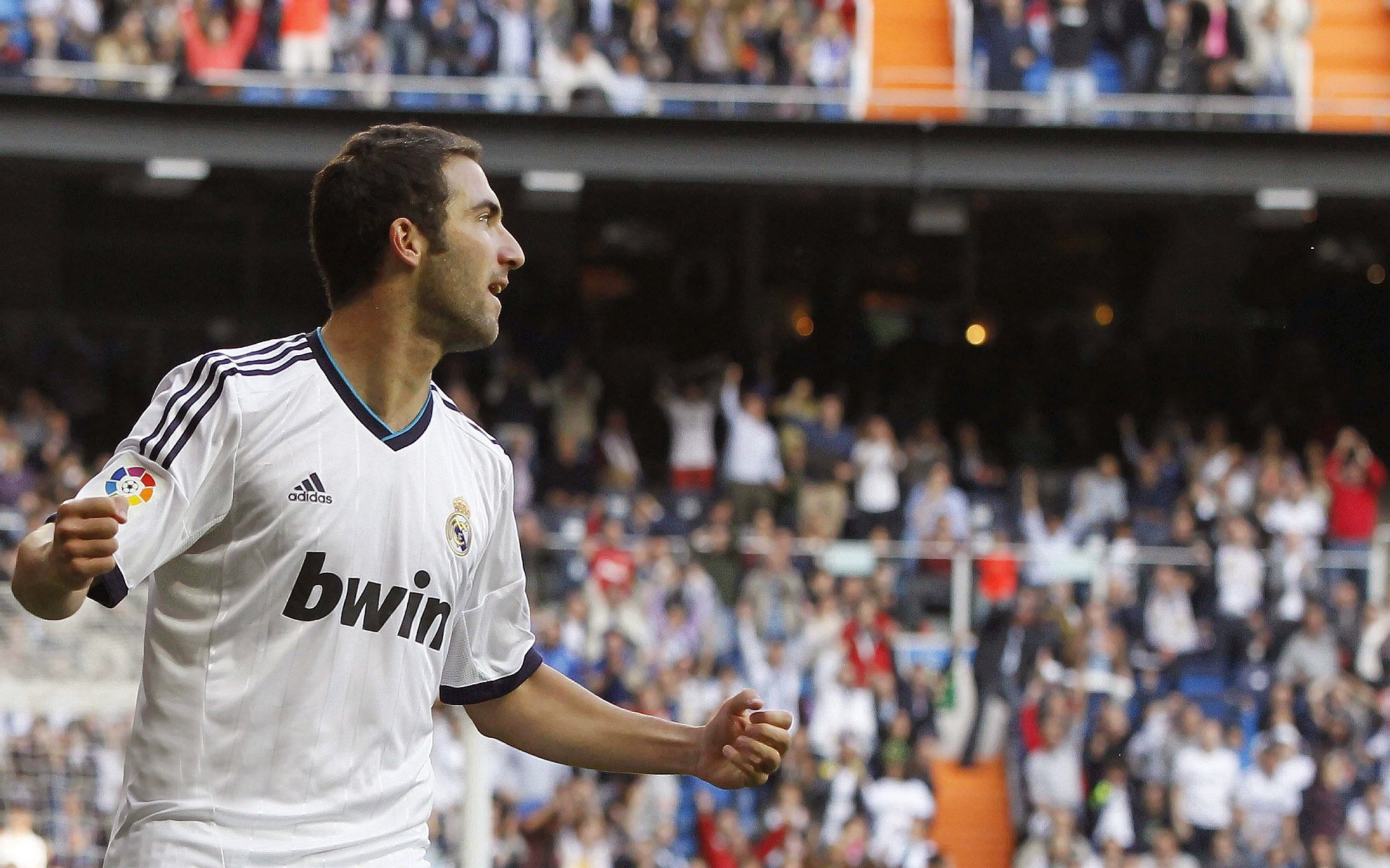 跨界传奇,广东队翻盘黄蜂,福克斯在英超争冠接管比赛