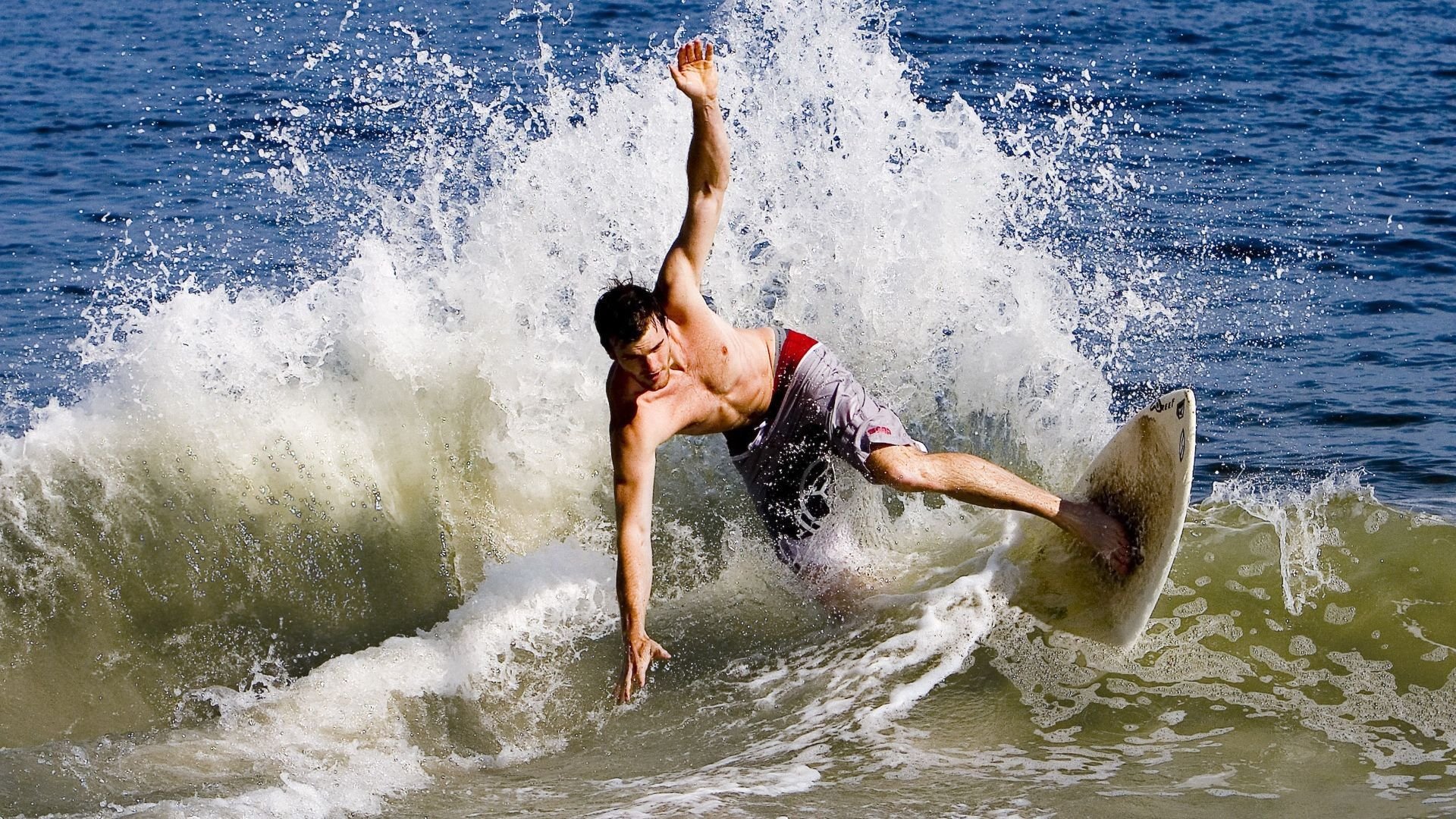 战术的胜利，广厦队如何用东方智慧压制独行侠的巨星篮球